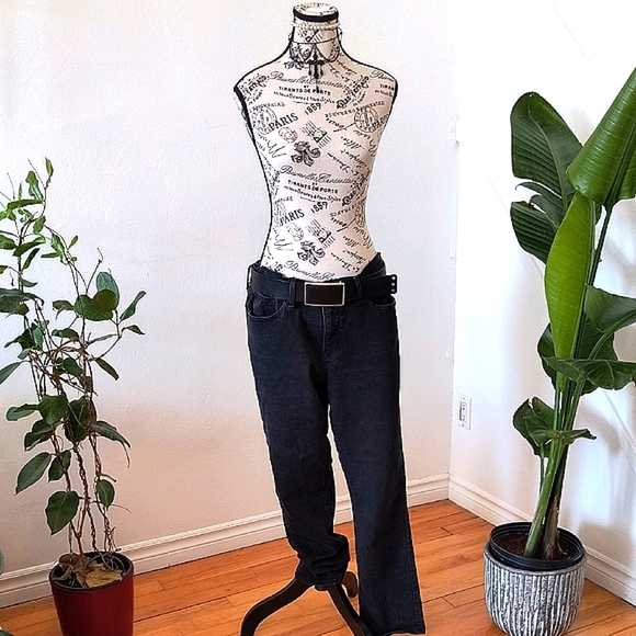 Levi's Women's Black Denim Jeans. Size 33. Great Condition. - Picture 1 of 7